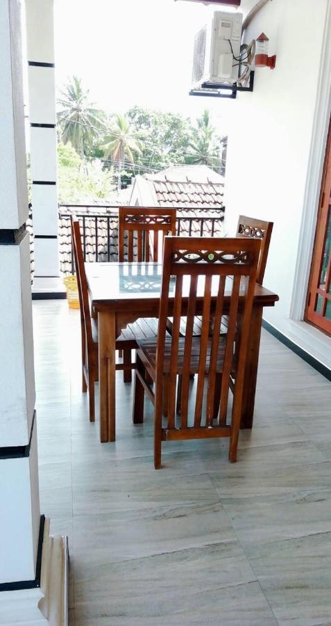 Reshani Guest House Negombo Extérieur photo