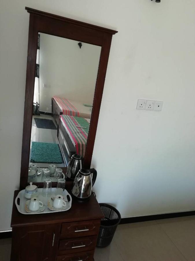 Reshani Guest House Negombo Extérieur photo