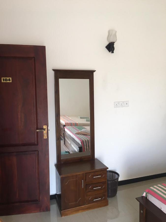 Reshani Guest House Negombo Extérieur photo